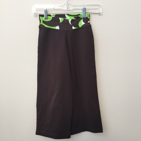 3pc Triple Flip Tank Top, Shorts & Capri Pants - Picture 3 of 3